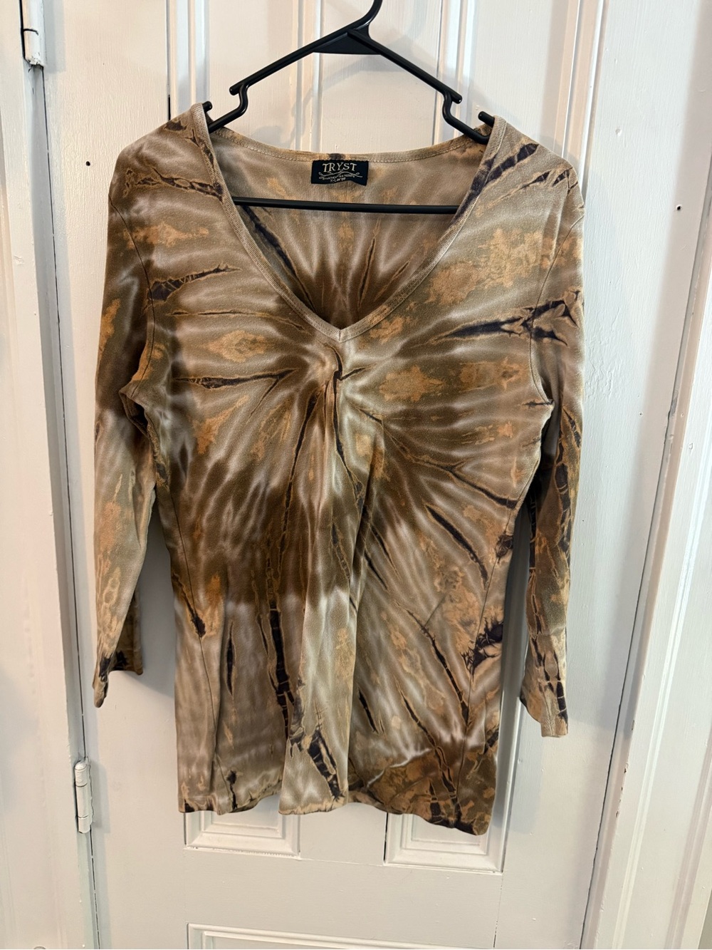 Vintage Tryst Brown Tie-Dye V-Neck Long Sleeve Top